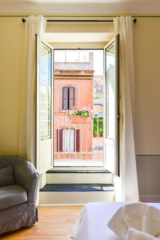 Bright And Comfy 3 Bedroom In Monti Appartamento